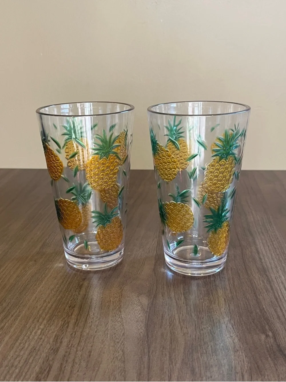 Pineapple Embossed Thick Acrylic Pint Tumbler Glasses Tropical Pool Bar Party